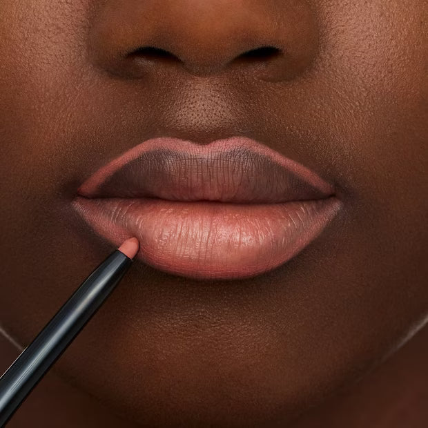Essence 8H Matte Comfort Lipliner 04 Rosy Nude Essence 8H Matte Comfort Lipliner 04 Rosy Nude