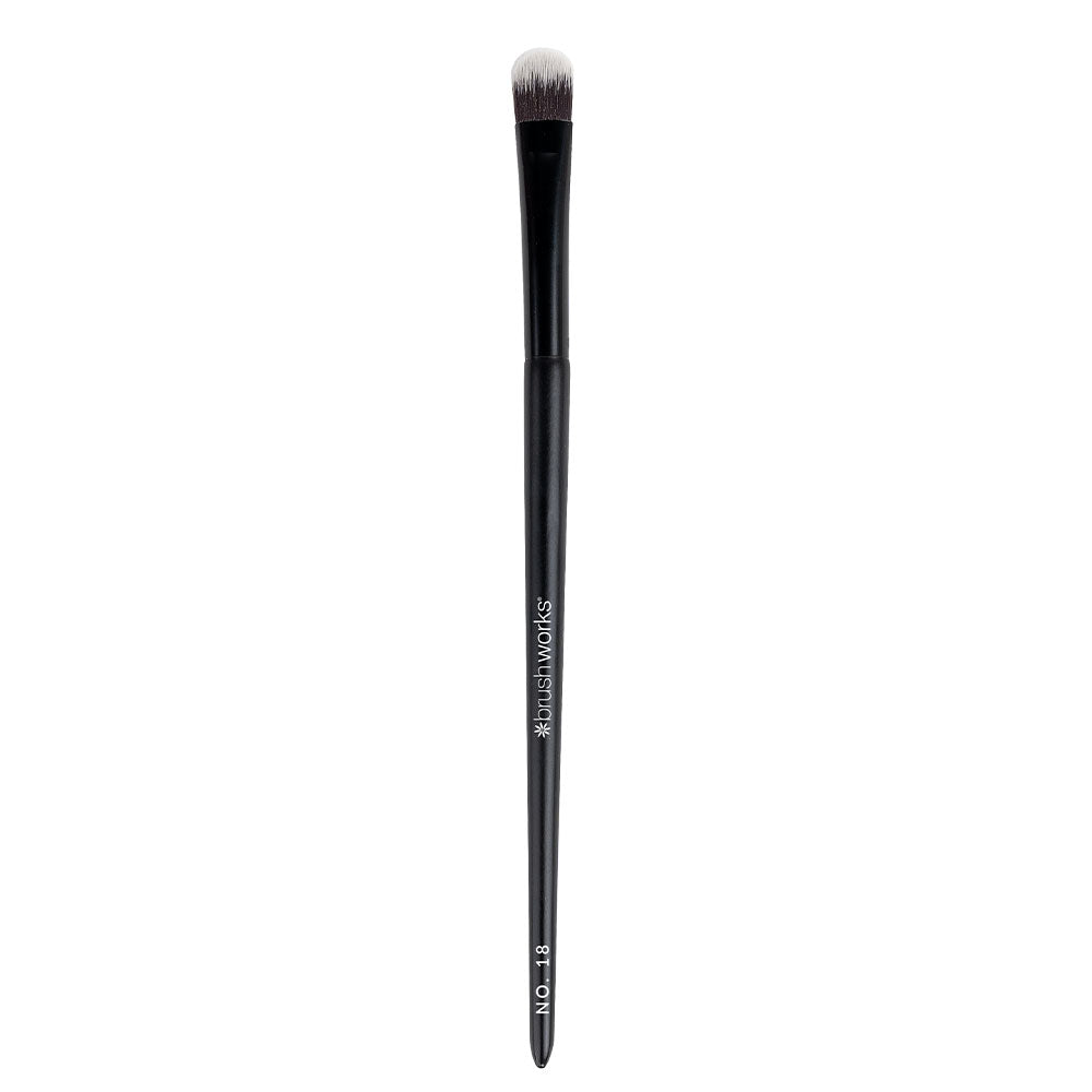 Brushworks No18 Flat Eye Brush Brushworks No18 Flat Eye Brush