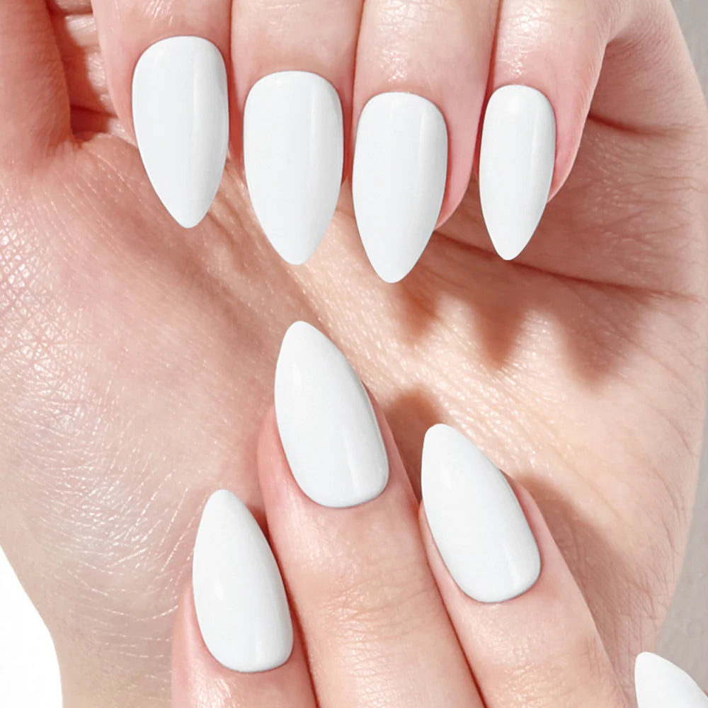 Dashing Diva Magic Press Titanium Edge White Dashing Diva Magic Press Titanium Edge White